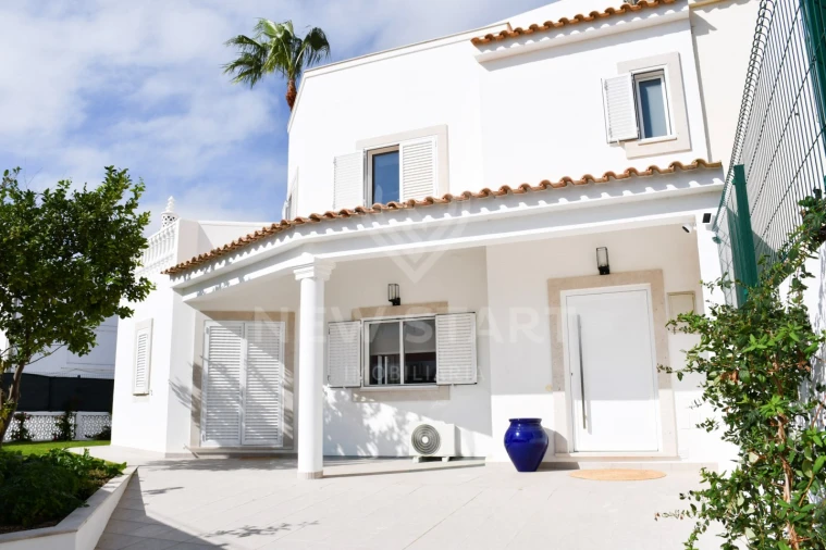 Moradia T4 para Venda em Quelfes