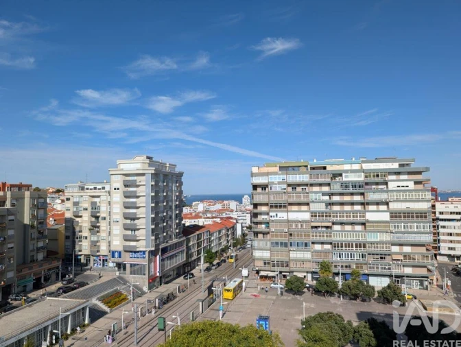 Apartamento T3 para Arrendamento em Almada, Cova da Piedade, Pragal e Cacilhas Foto 19