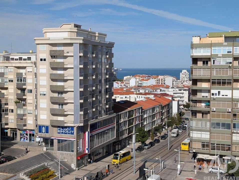 Apartamento T3 para Arrendamento em Almada, Cova da Piedade, Pragal e Cacilhas Foto 20
