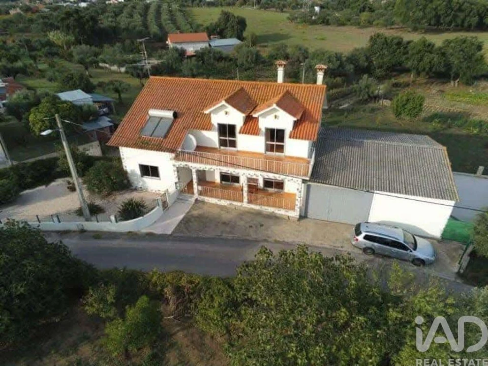 Moradia T6 para Venda em Casais e Alviobeira Foto 25