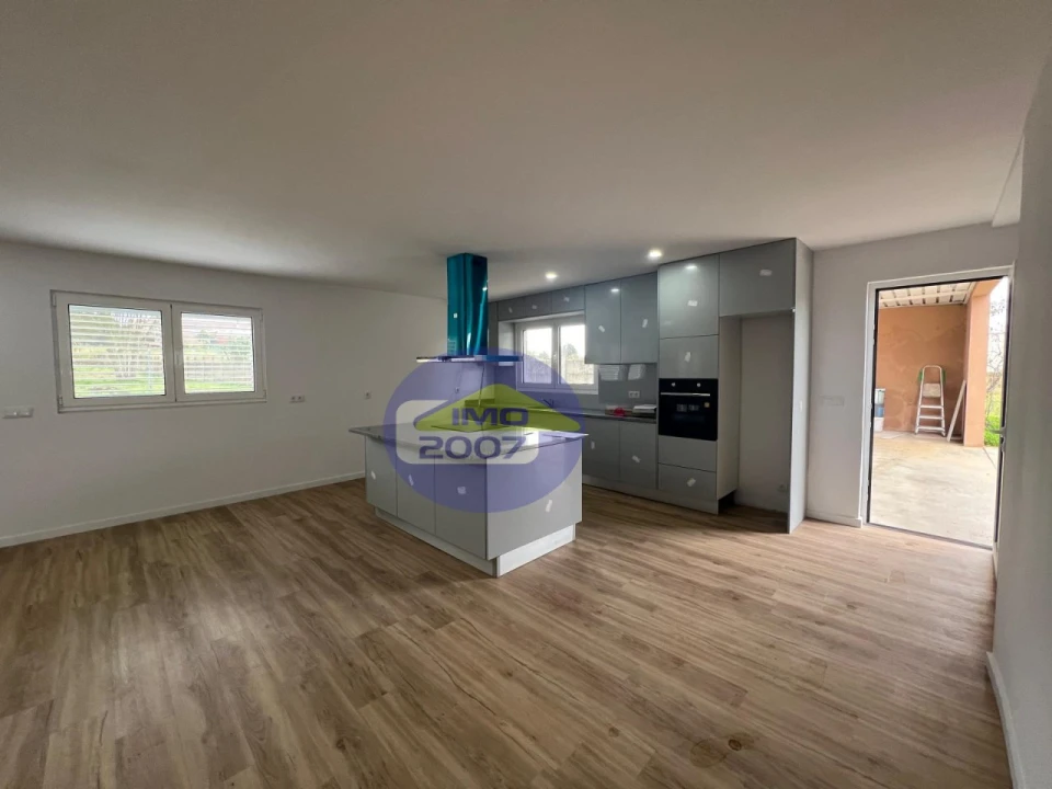 Moradia T3 para Venda em Canelas e Fermelã Foto 2