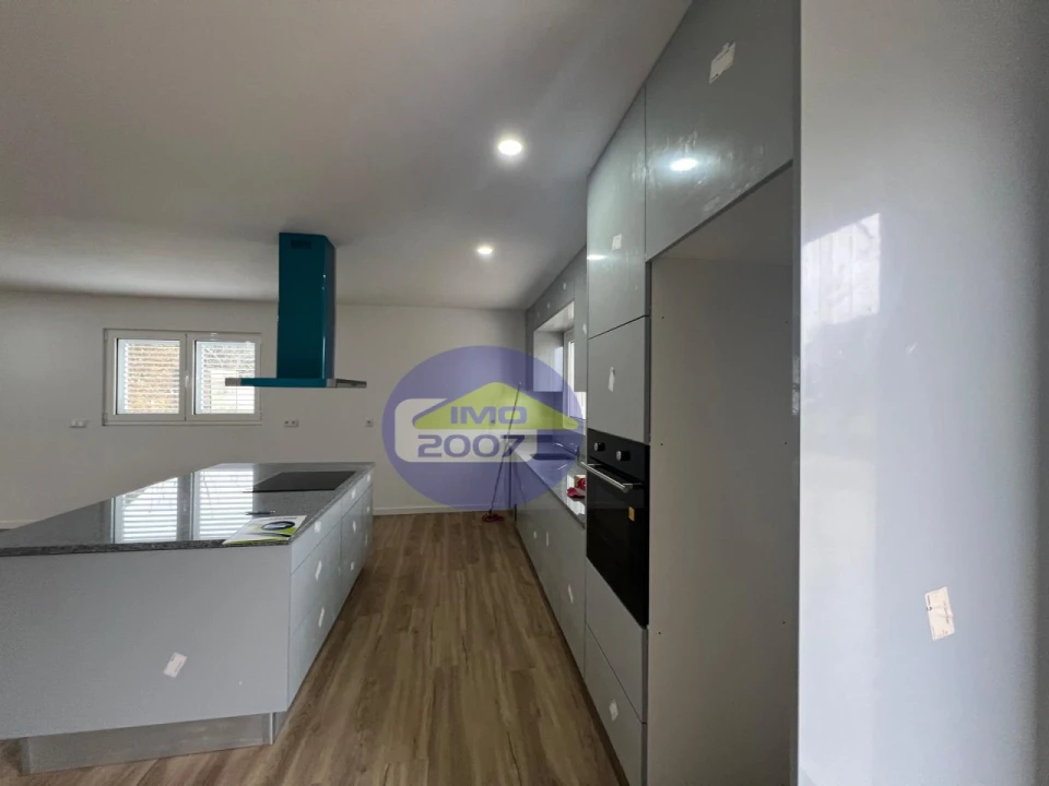 Moradia T3 para Venda em Canelas e Fermelã Foto 3