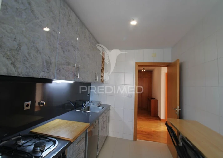 Apartamento T2 para Venda em Ramalde Foto 19
