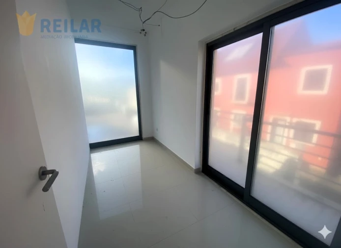 Loja para Venda em Póvoa de Santa Iria e Forte da Casa Foto 7