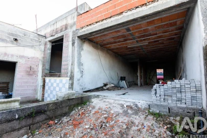 Moradia T4 para Venda em Eixo e Eirol