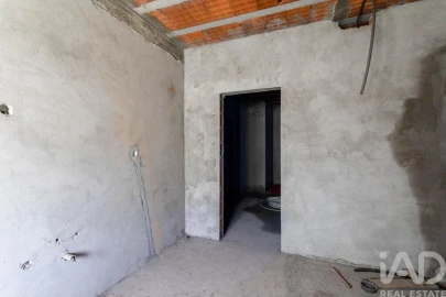 Moradia T4 para Venda em Eixo e Eirol