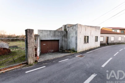 Moradia T4 para Venda em Eixo e Eirol