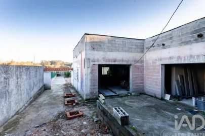Moradia T4 para Venda em Eixo e Eirol