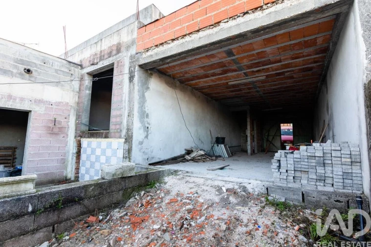 Moradia T4 para Venda em Eixo e Eirol Foto 9