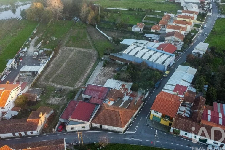 Moradia T4 para Venda em Eixo e Eirol Foto 1