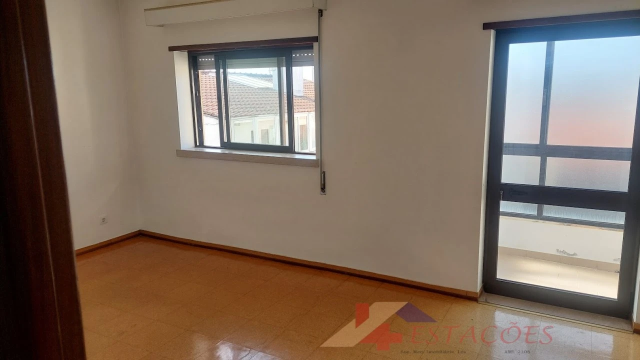 Apartamento T2 para Venda em Pombal Foto 9