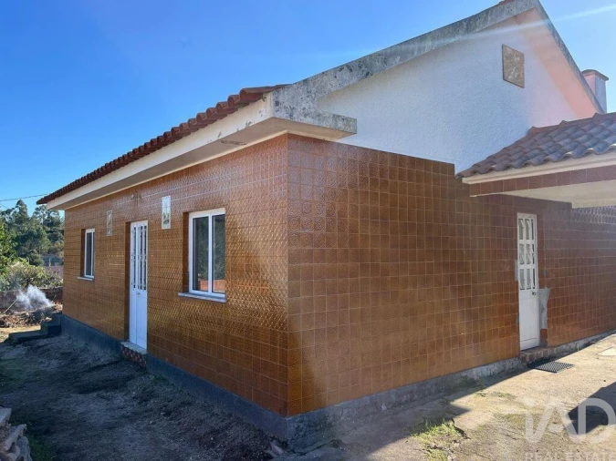 Moradia T3 para Venda em Antas Foto 5