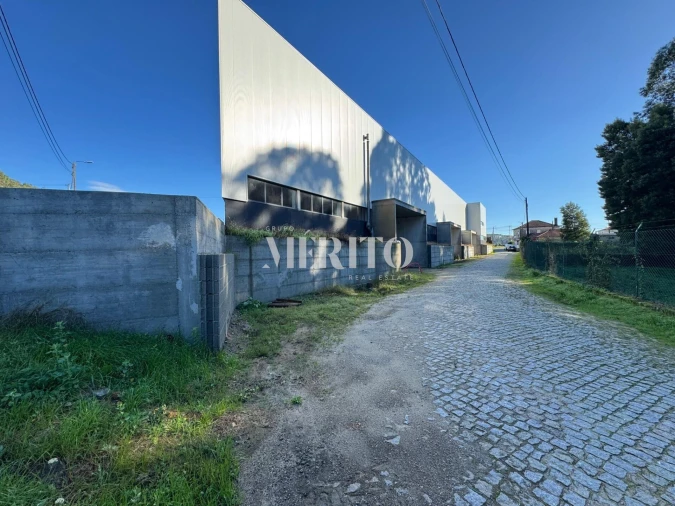 Armazém para Venda em Tamel (Santa Leocádia) e Vilar do Monte