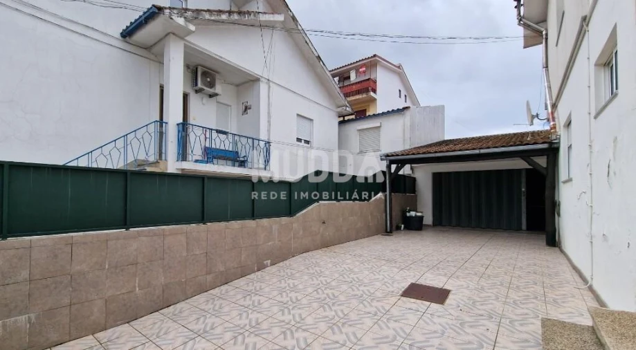 Apartamento T3 para Venda em Sé, Santa Maria e Meixedo Foto 9