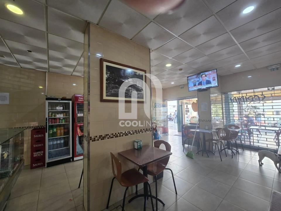 Negócio para Trespasse em Santo António dos Cavaleiros e Frielas Foto 4
