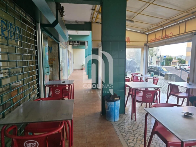 Negócio para Trespasse em Santo António dos Cavaleiros e Frielas Foto 2