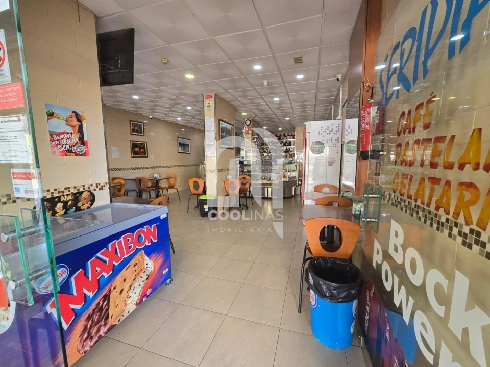 Negócio para Trespasse em Santo António dos Cavaleiros e Frielas Foto 1