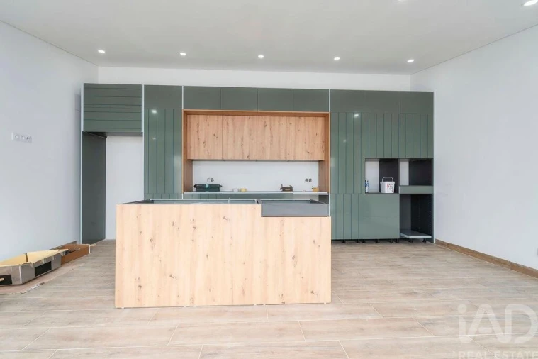 Moradia T4 para Venda em Quarteira Foto 13