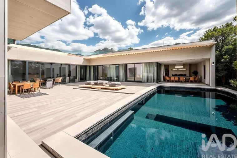 Moradia T4 para Venda em Quarteira Foto 1