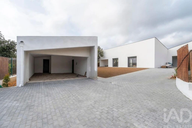 Moradia T4 para Venda em Quarteira Foto 29