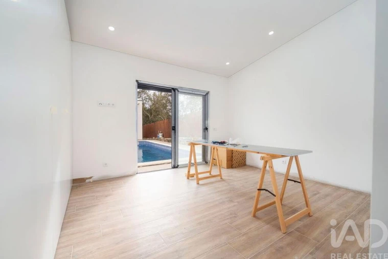 Moradia T4 para Venda em Quarteira Foto 2