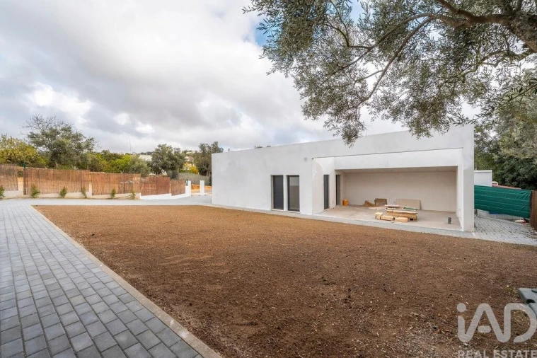 Moradia T4 para Venda em Quarteira Foto 7