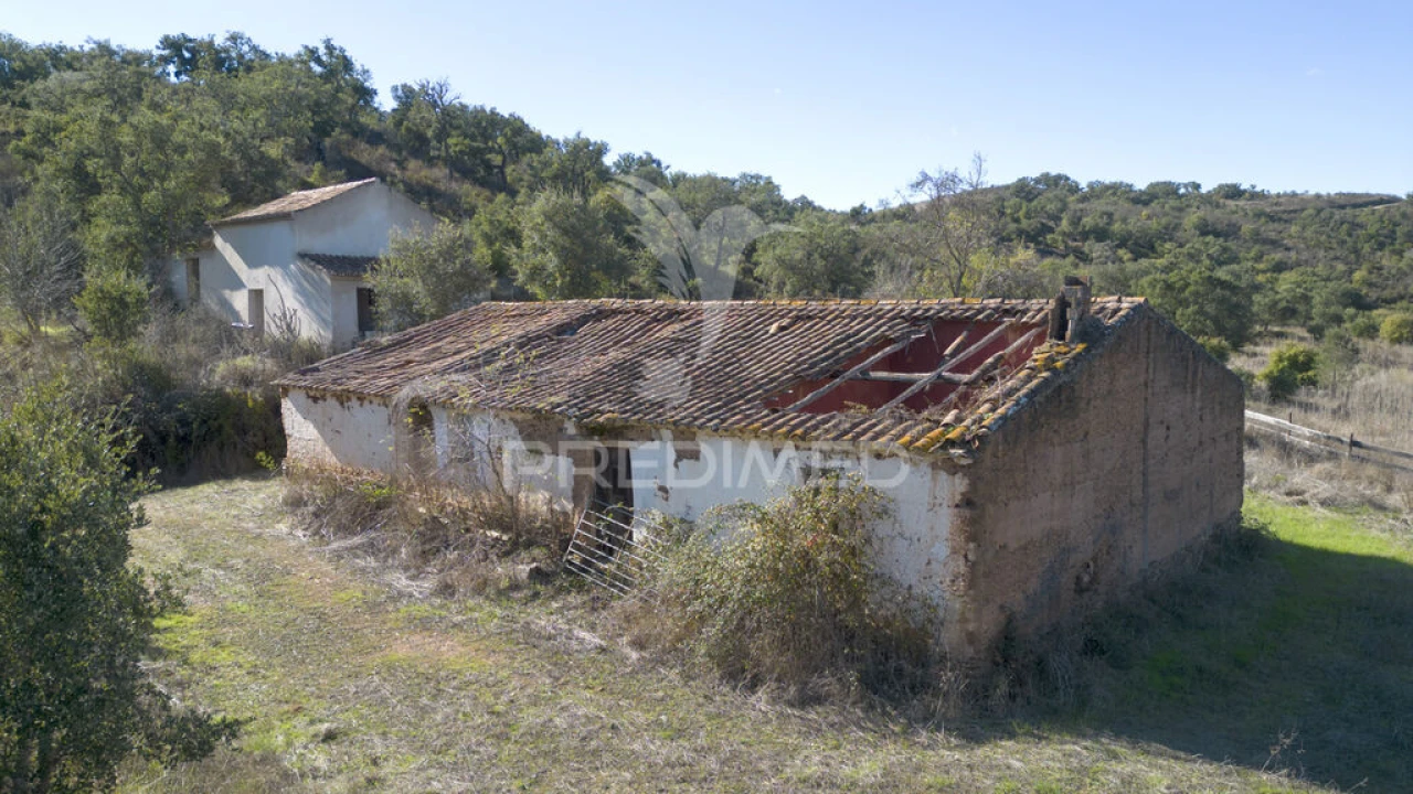 Quinta T3 para Venda em Longueira/Almograve Foto 1