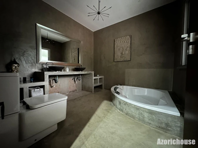 Moradia T4 para Venda em Rabo de Peixe Foto 5