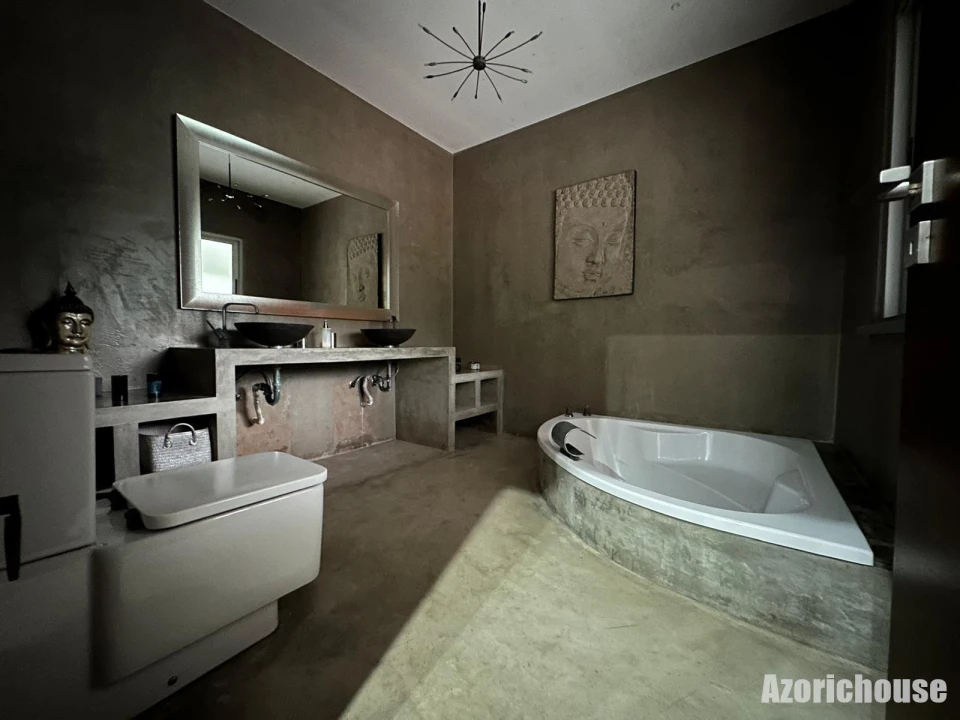 Moradia T4 para Venda em Rabo de Peixe Foto 5