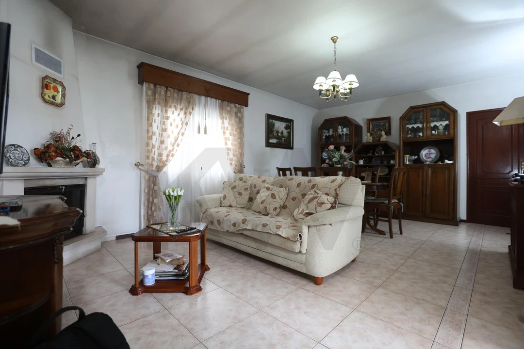 Moradia T5 para Venda em Louriçal Foto 36