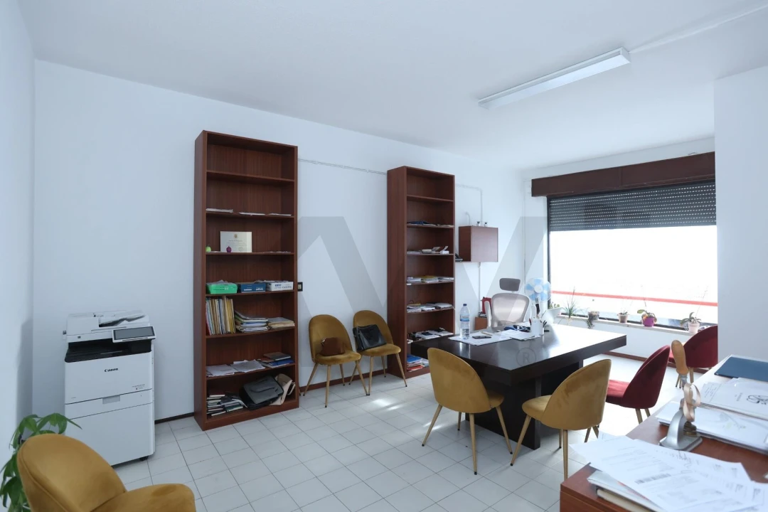 Moradia T5 para Venda em Louriçal Foto 51