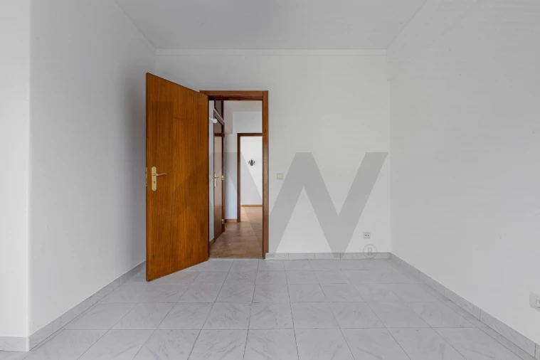Apartamento T3 para Arrendamento em Carcavelos e Parede Foto 10