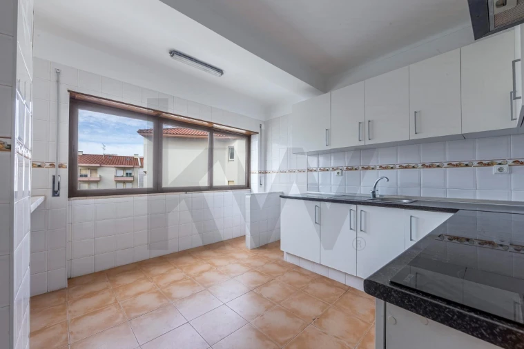 Apartamento T3 para Arrendamento em Carcavelos e Parede Foto 3