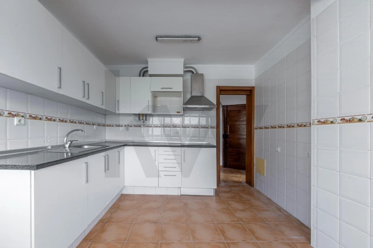Apartamento T3 para Arrendamento em Carcavelos e Parede Foto 4