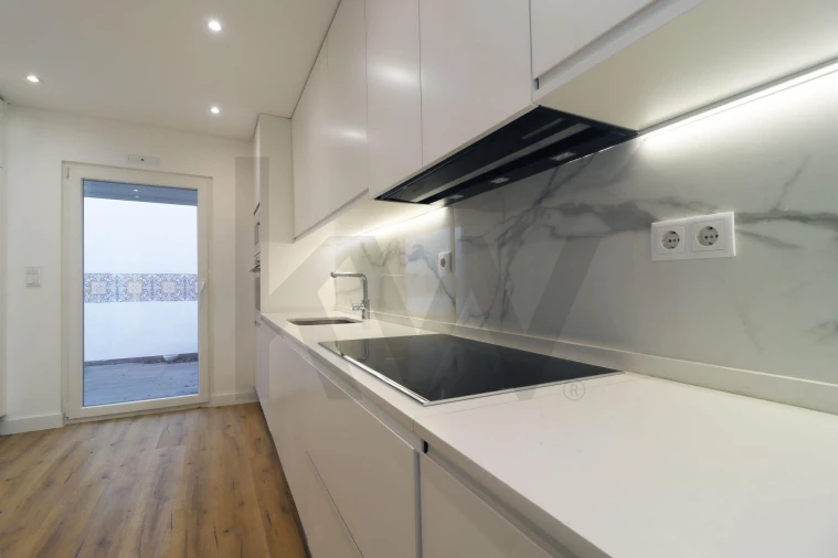 Moradia T3 para Venda em Campolide Foto 11