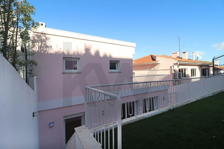 Moradia T3 para Venda em Campolide Foto 26