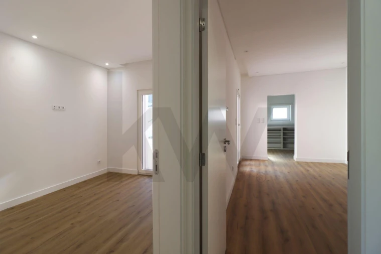 Moradia T3 para Venda em Campolide Foto 38