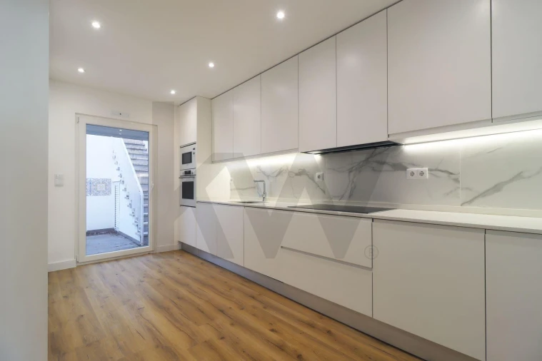 Moradia T3 para Venda em Campolide Foto 10