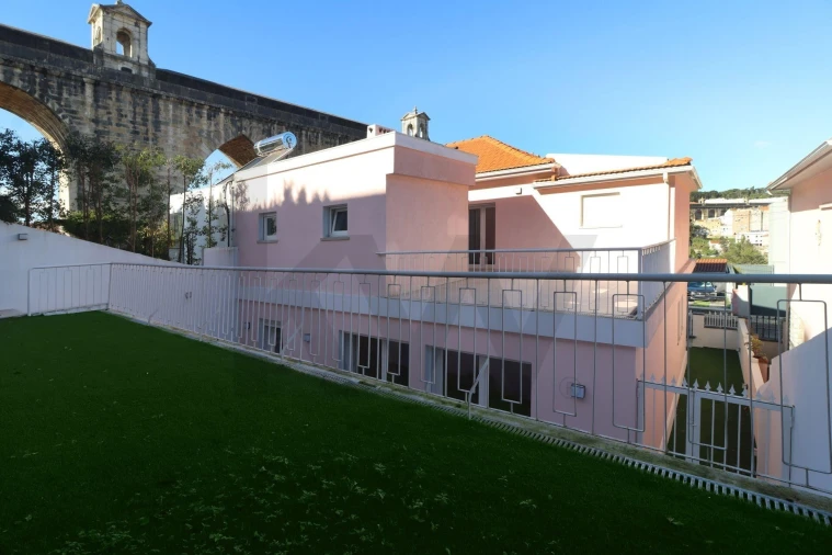 Moradia T3 para Venda em Campolide Foto 25