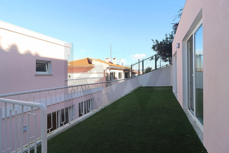 Moradia T3 para Venda em Campolide Foto 18