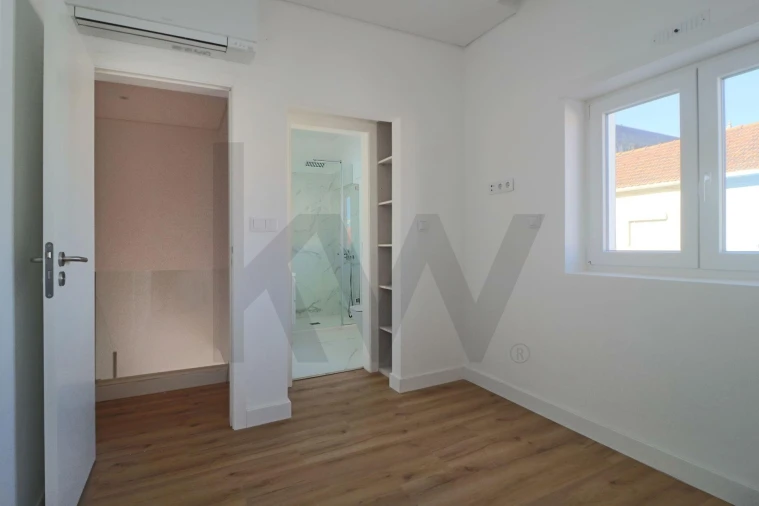 Moradia T3 para Venda em Campolide Foto 28