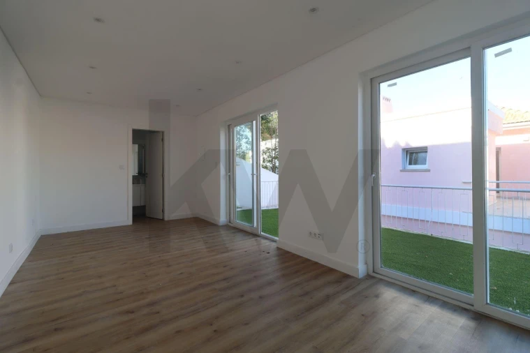 Moradia T3 para Venda em Campolide Foto 22