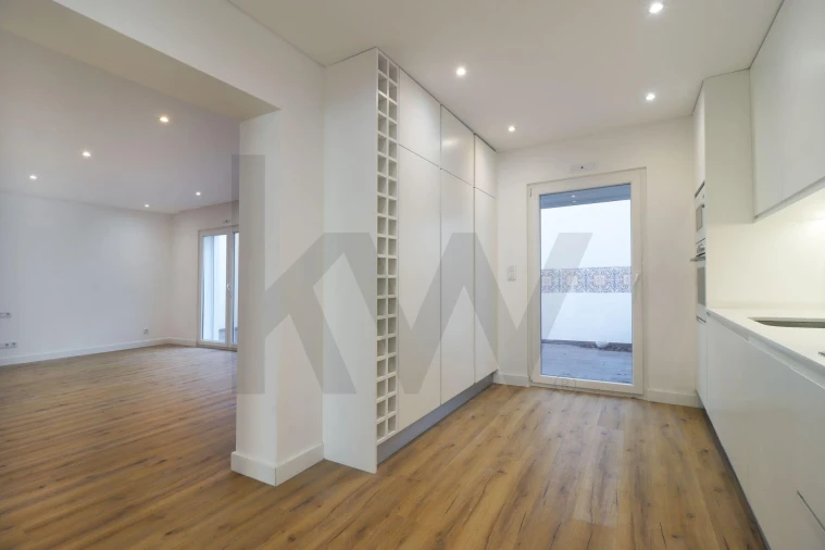 Moradia T3 para Venda em Campolide Foto 12