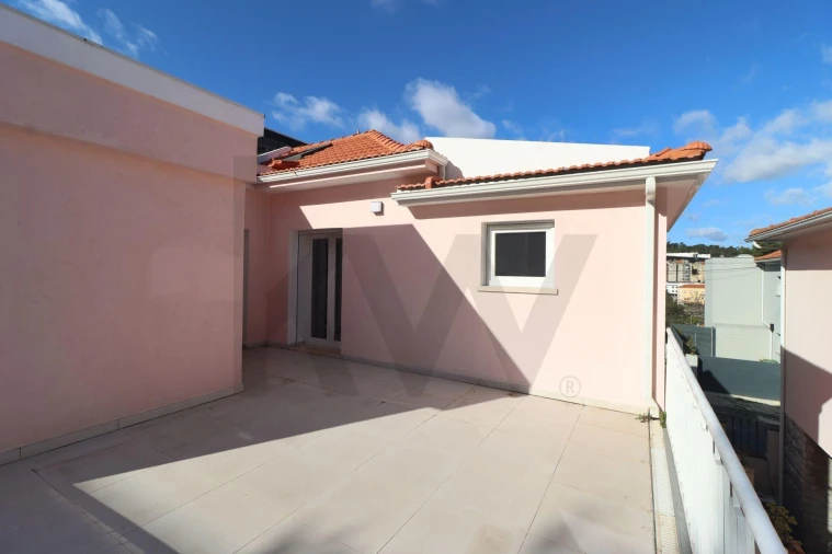 Moradia T3 para Venda em Campolide Foto 48