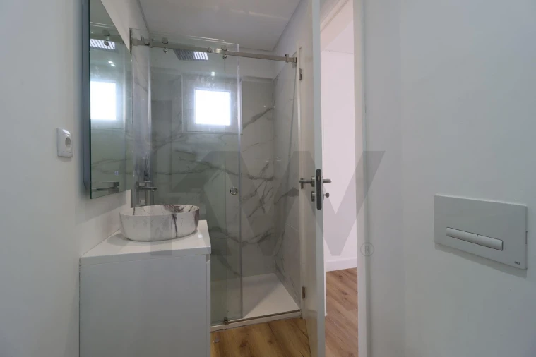 Moradia T3 para Venda em Campolide Foto 53