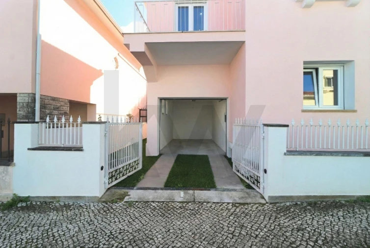 Moradia T3 para Venda em Campolide Foto 59