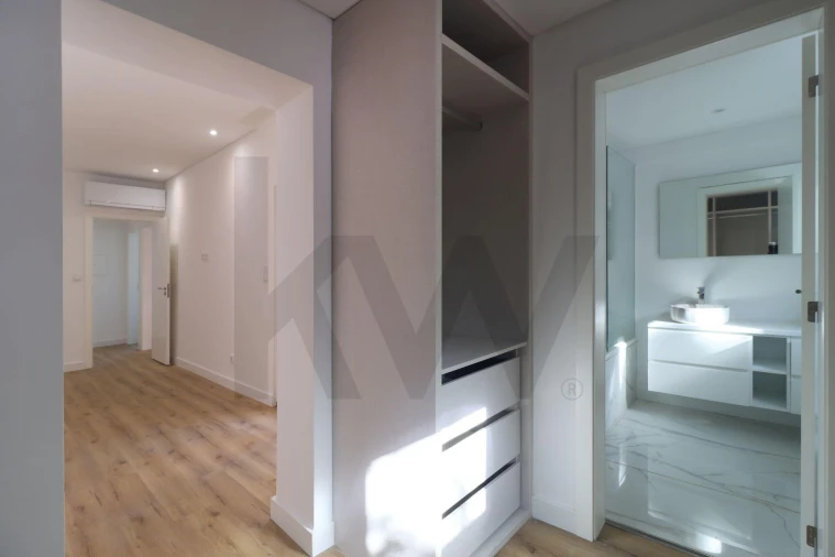 Moradia T3 para Venda em Campolide Foto 42