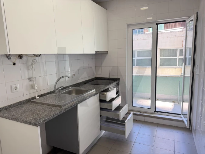 Apartamento T1 para Arrendamento em São Vicente Foto 11