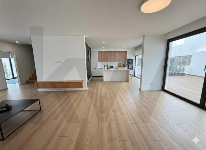 Moradia T4 para Venda em Cadaval e Pêro Moniz