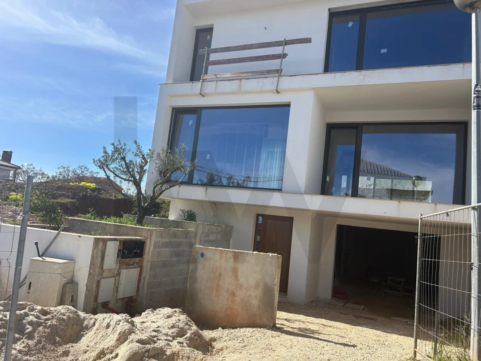 Moradia T4 para Venda em Cadaval e Pêro Moniz Foto 1
